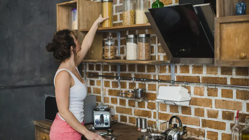 Stack in a Kitchen Cabinet: Organizing Tips for an Efficient and Stylish Kitchen